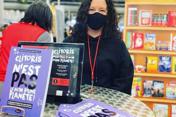 virginie_salon_livre